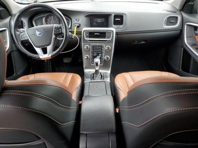 2015 Volvo V60 Cross Country Premier