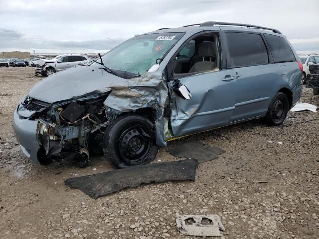 2009 Toyota Sienna CE