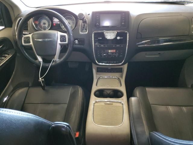 2016 Chrysler Town & Country Touring L