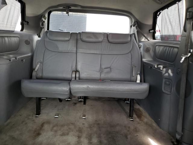 2005 Toyota Sienna XLE