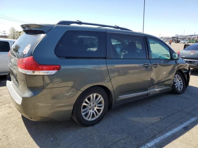 2011 Toyota Sienna XLE