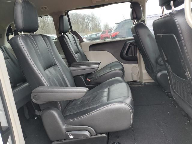 2015 Chrysler Town & Country Touring L