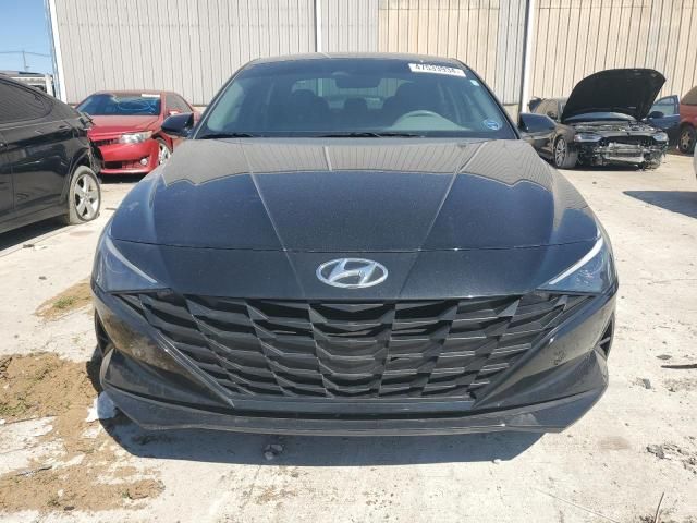 2023 Hyundai Elantra SE