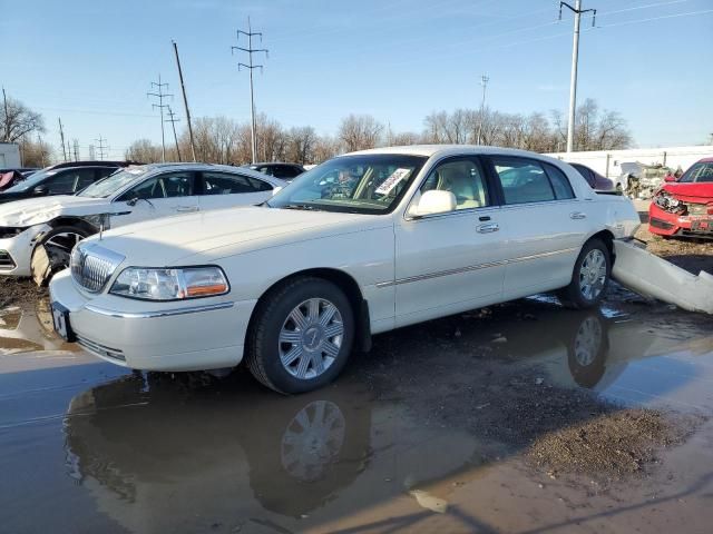 2005 Lincoln Town Car Signature Long Wheelbase