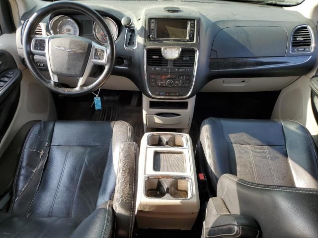 2011 Chrysler Town & Country Touring L