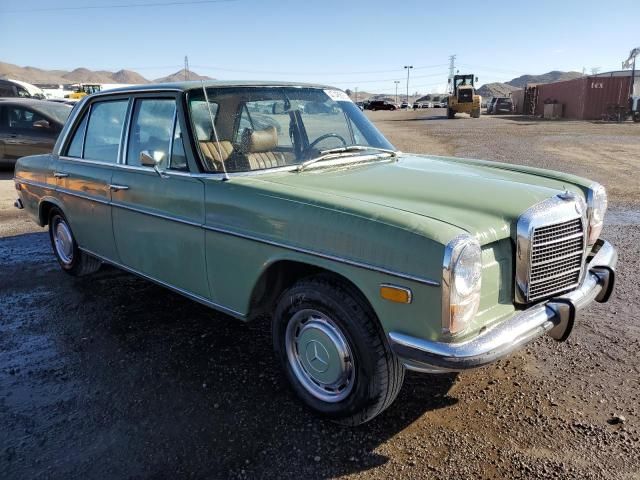 1973 Mercedes-Benz 220