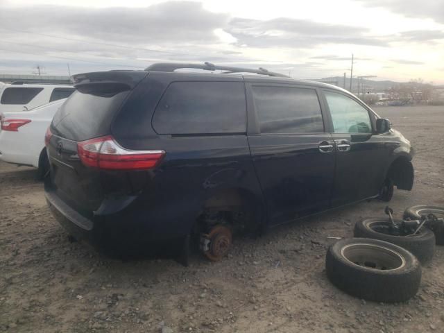 2017 Toyota Sienna XLE