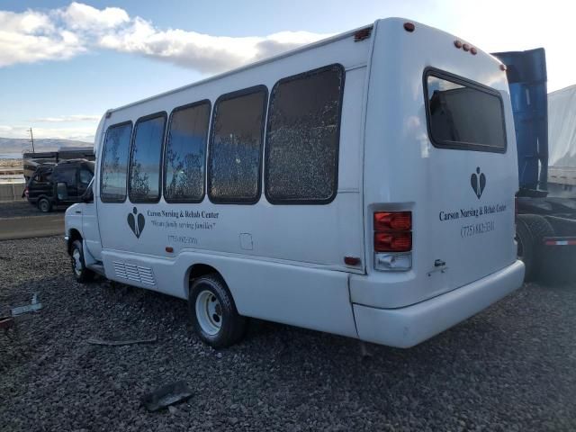 2009 Ford Econoline E450 Super Duty Cutaway Van