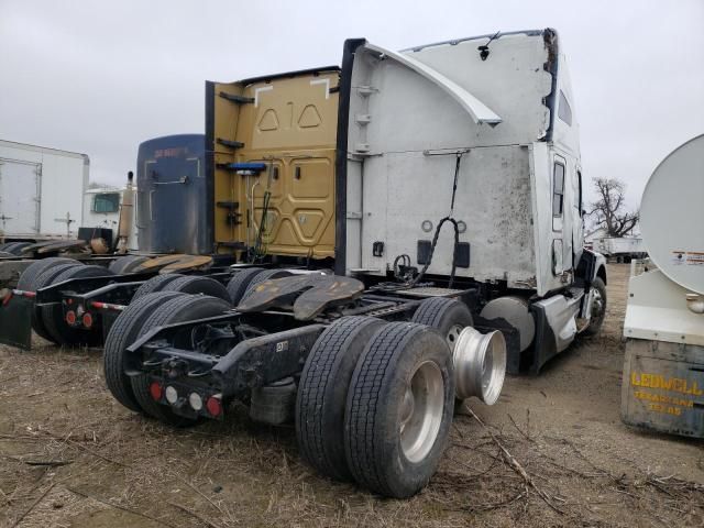 2023 Kenworth Construction T680