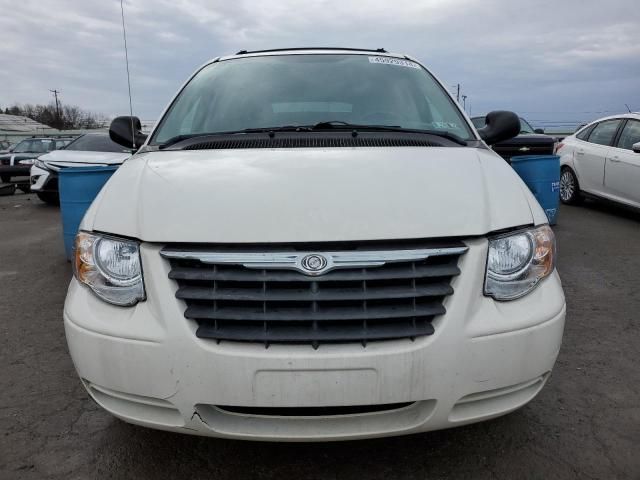 2005 Chrysler Town & Country Touring