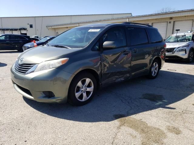 2014 Toyota Sienna LE