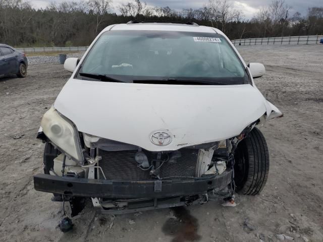 2012 Toyota Sienna XLE