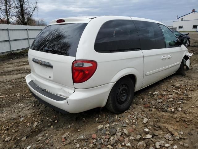 2006 Chrysler Town & Country LX