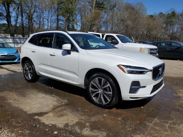 2022 Volvo XC60 B5 Momentum