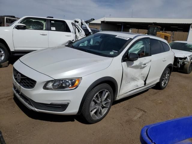 2015 Volvo V60 Cross Country Premier