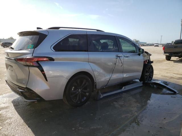 2022 Toyota Sienna XSE