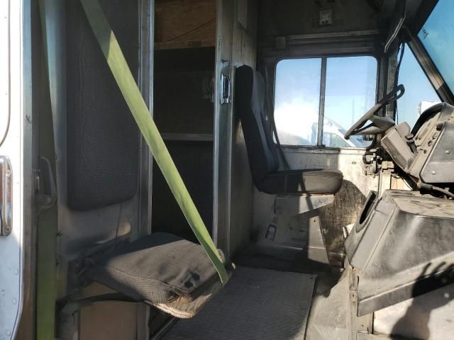 2006 Freightliner Chassis M Line WALK-IN Van