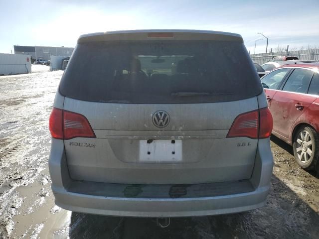 2011 Volkswagen Routan S