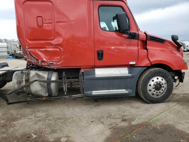 2019 Freightliner Cascadia 126