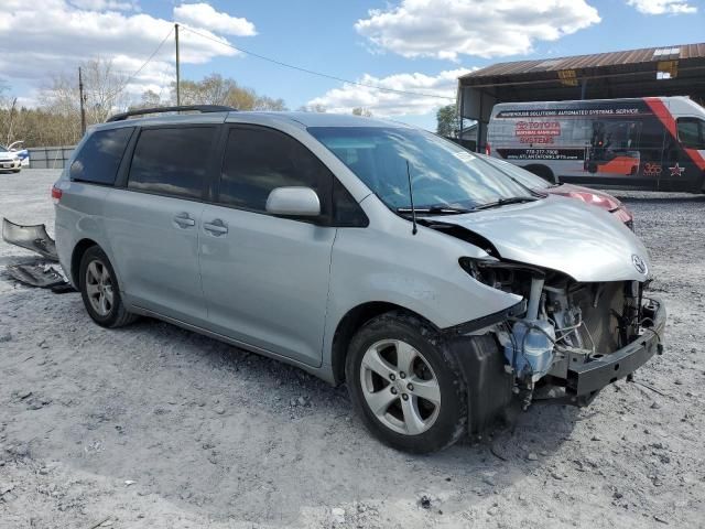 2014 Toyota Sienna LE