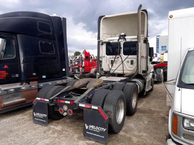 2015 Freightliner Cascadia 113