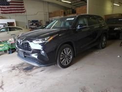 Lots with Bids for sale at auction: 2022 Toyota Highlander Platinum