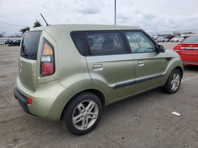 2010 KIA Soul +