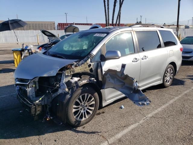 2020 Toyota Sienna XLE