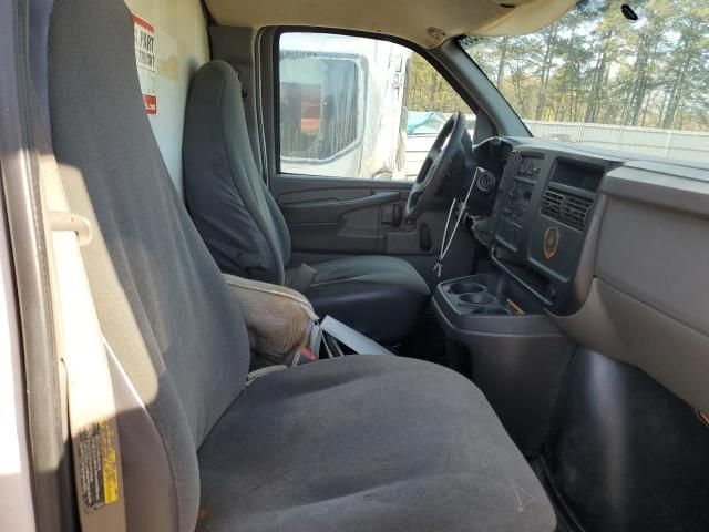 2006 GMC Savana Cutaway G3500