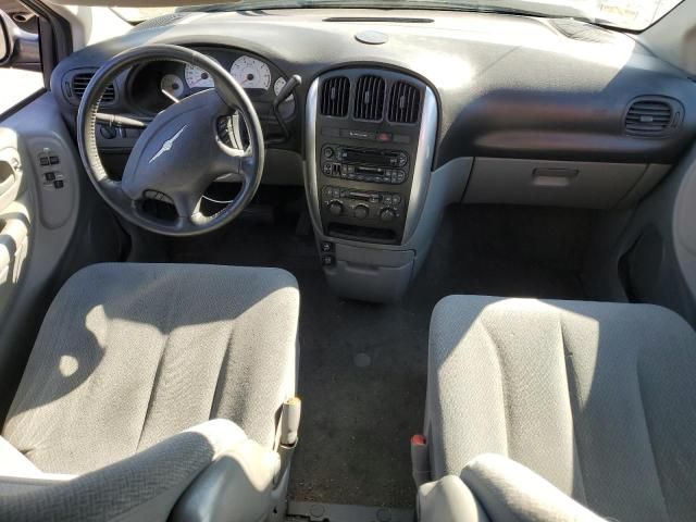 2005 Chrysler Town & Country Touring