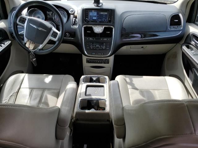 2012 Chrysler Town & Country Touring L