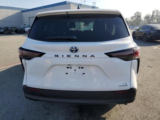 2024 Toyota Sienna LE