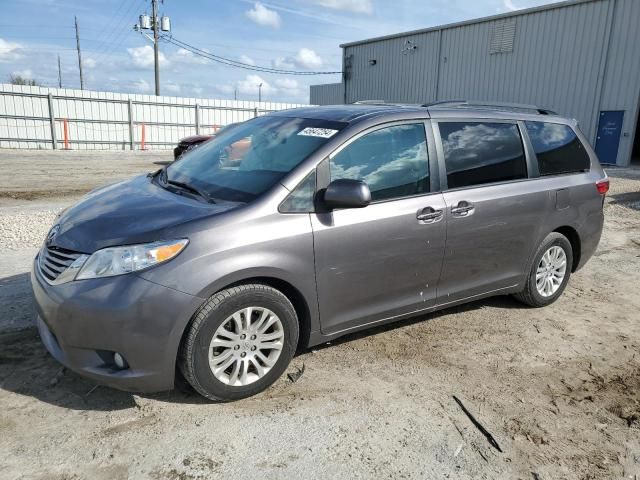 2017 Toyota Sienna XLE