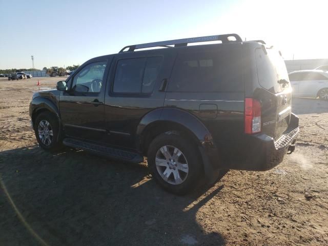 2005 Nissan Pathfinder LE