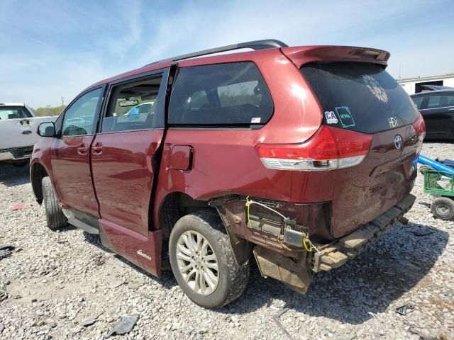 2014 Toyota Sienna XLE