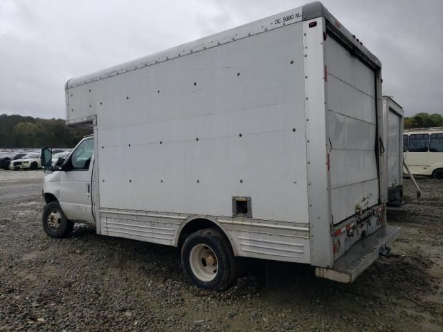 2006 Ford Econoline E450 Super Duty Cutaway Van