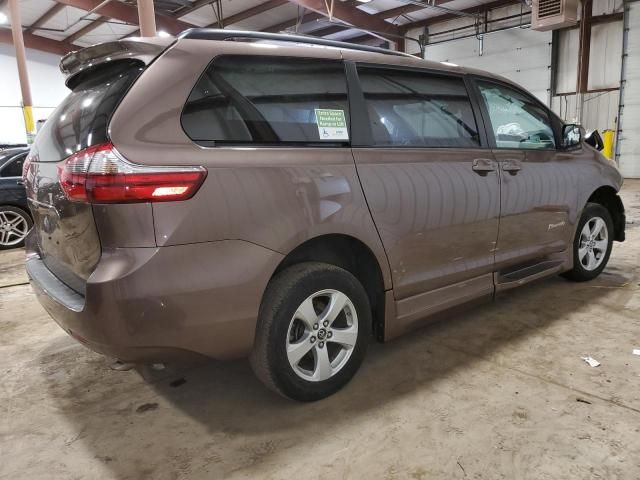 2020 Toyota Sienna LE