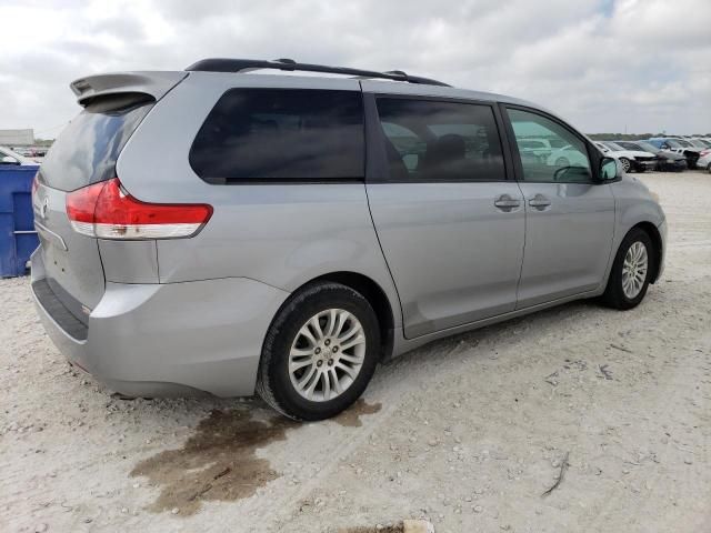 2011 Toyota Sienna XLE