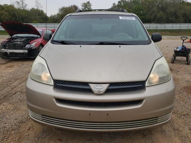 2004 Toyota Sienna CE