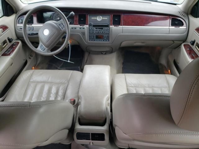 2004 Lincoln Town Car Executive