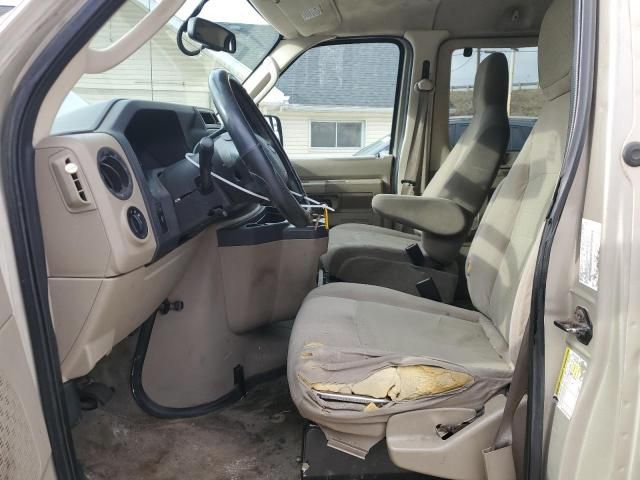 2012 Ford Econoline E350 Super Duty Wagon