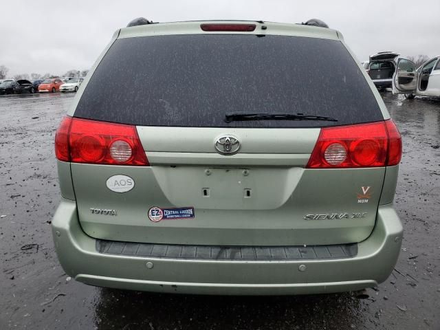 2010 Toyota Sienna XLE