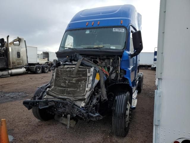 2019 Freightliner Cascadia 126