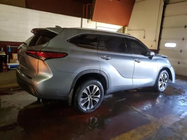 2022 Toyota Highlander XLE