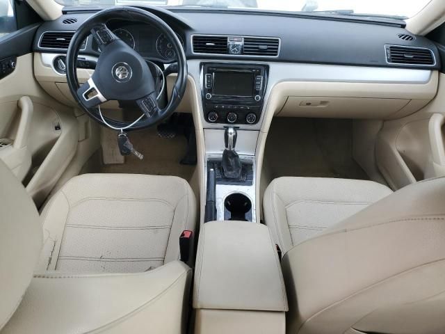 2013 Volkswagen Passat SE