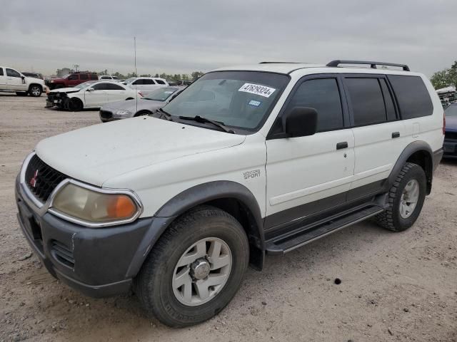 2001 Mitsubishi Montero Sport XLS