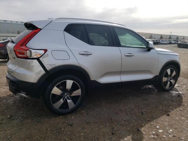 2019 Volvo XC40 T5 Momentum