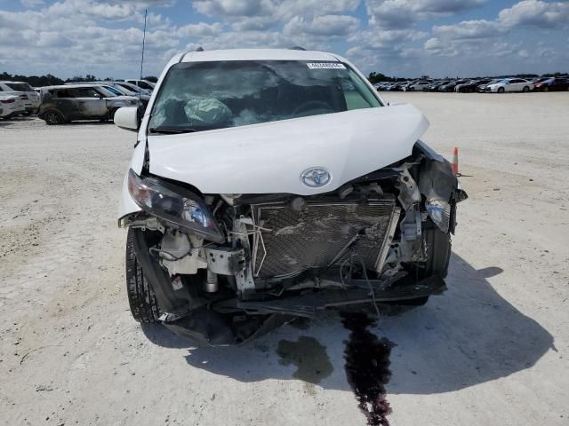 2012 Toyota Sienna Sport