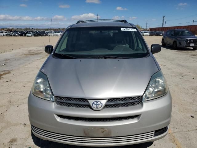 2004 Toyota Sienna CE