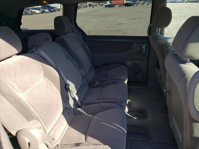 2006 Toyota Sienna CE